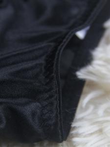 Jupe noire en satin recouvert de tulle  motif lgant gothique burlesque 2